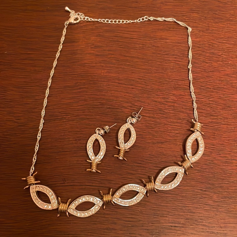 Montana silversmith barbed wire set